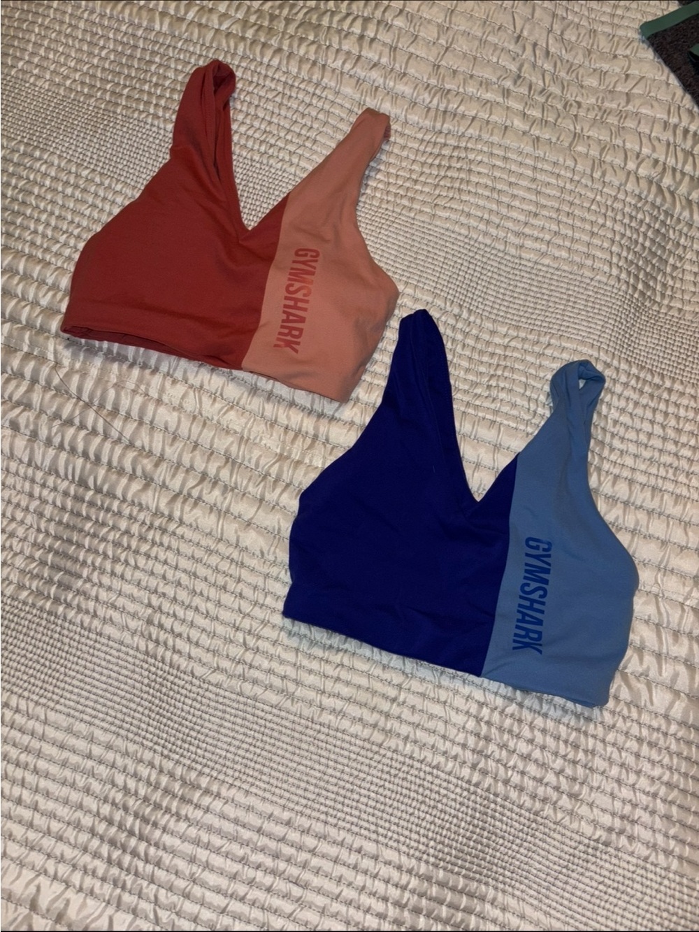 Gymshark Colorblock V-Neck Sports Bras - Rust & Peach; Royal & Light Blue